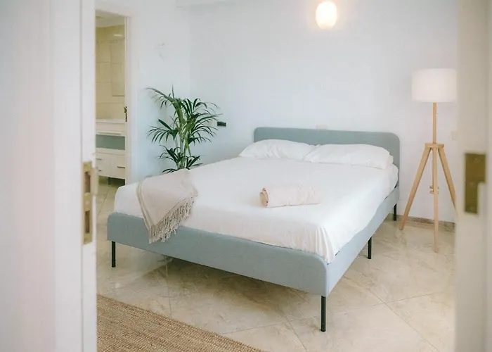 Luxury Beachfront Penthouse With Stunning Views Apartment *