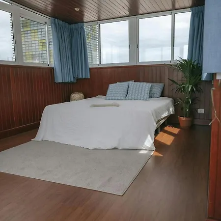 Apartmán Luxury Beachfront Penthouse With Stunning Views