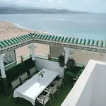 Διαμέρισμα Luxury Beachfront Penthouse With Stunning Views *
