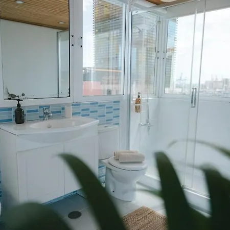 Apartment Luxury Beachfront Penthouse With Stunning Views