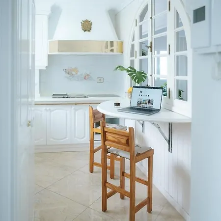 Apartment Luxury Beachfront Penthouse With Stunning Views *