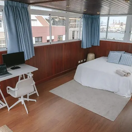 Appartement Luxury Beachfront Penthouse With Stunning Views *