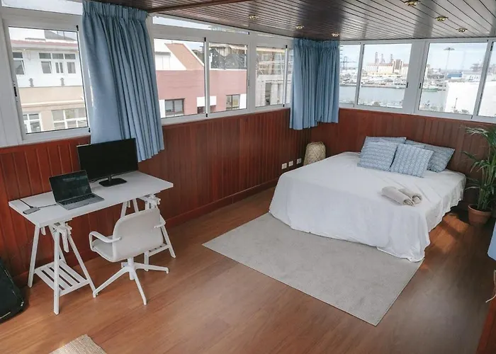 Lejlighed Luxury Beachfront Penthouse With Stunning Views *