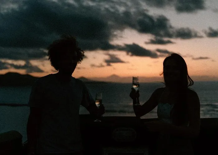 Luxury Beachfront Penthouse With Stunning Views *