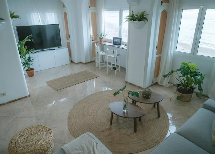 Luxury Beachfront Penthouse With Stunning Views Appartement *